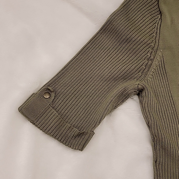 R.Q.T Sweater - Picture 4 of 9